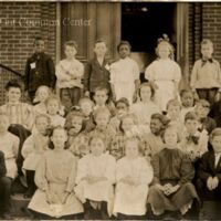 Oberlin elementary students, 1905.jpg