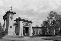 Memorial Arch, 1990